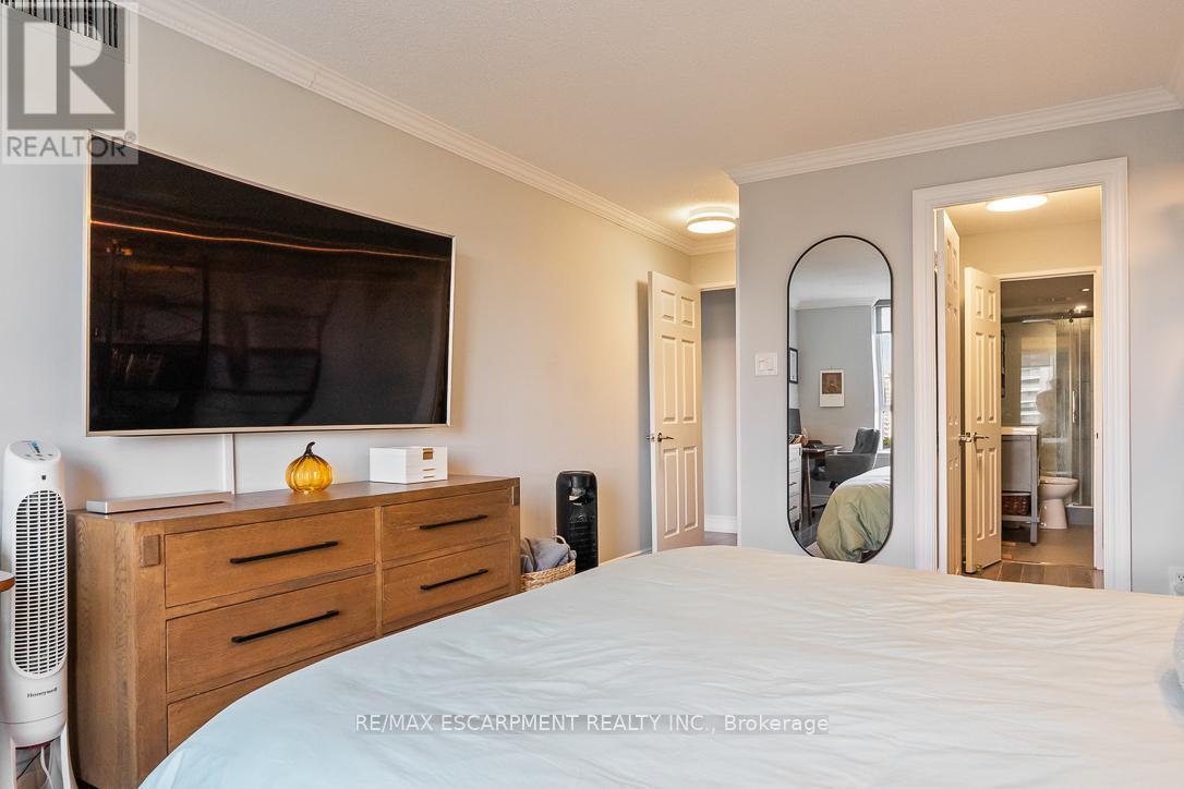 1015 - 1485 Lakeshore Road, Mississauga, Ontario  L5E 3G2 - Photo 15 - W12492228