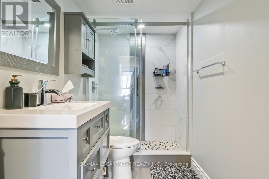 1015 - 1485 Lakeshore Road, Mississauga, Ontario  L5E 3G2 - Photo 17 - W12492228