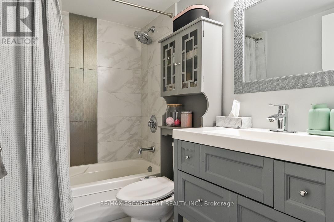 1015 - 1485 Lakeshore Road, Mississauga, Ontario  L5E 3G2 - Photo 22 - W12492228