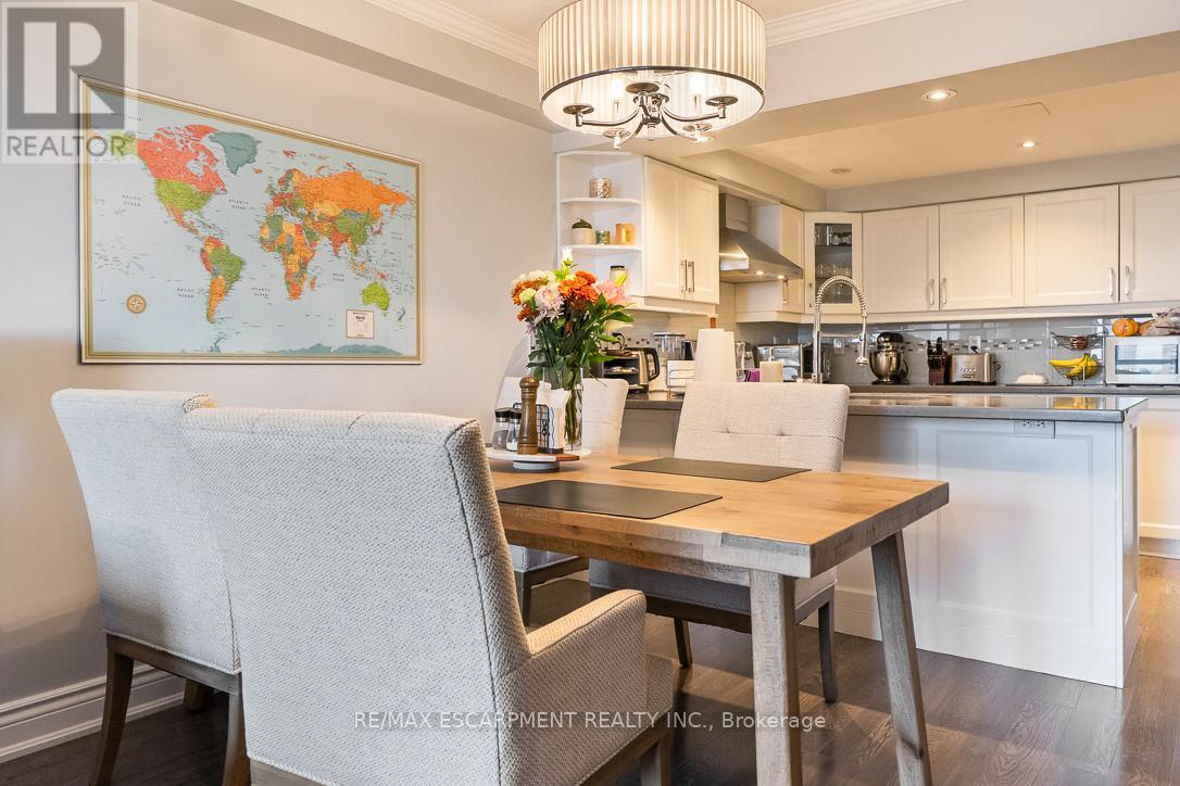 1015 - 1485 Lakeshore Road, Mississauga, Ontario  L5E 3G2 - Photo 9 - W12492228