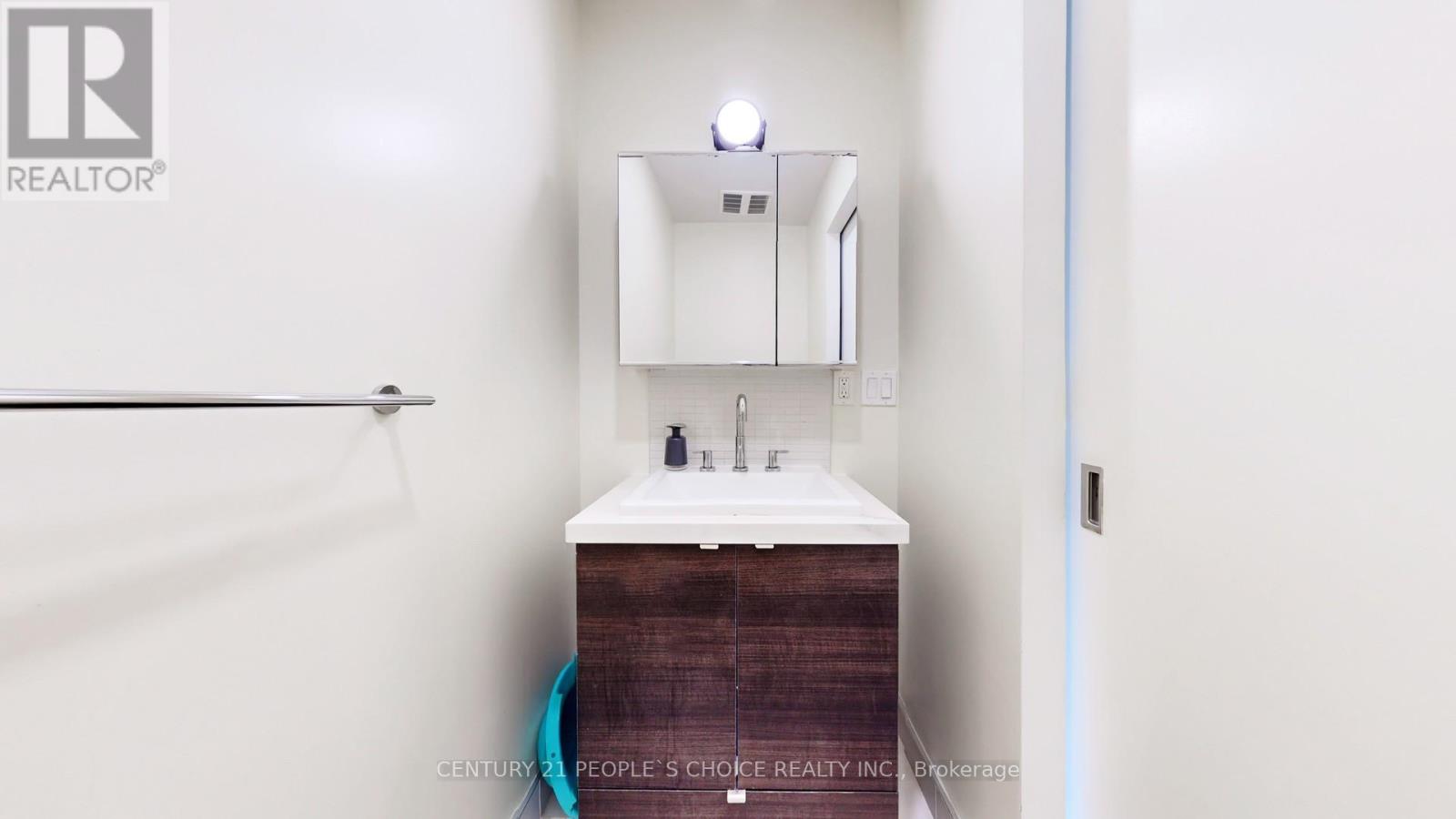 122 - 35 Wabash Avenue, Toronto, Ontario  M6R 0A9 - Photo 16 - W12492230