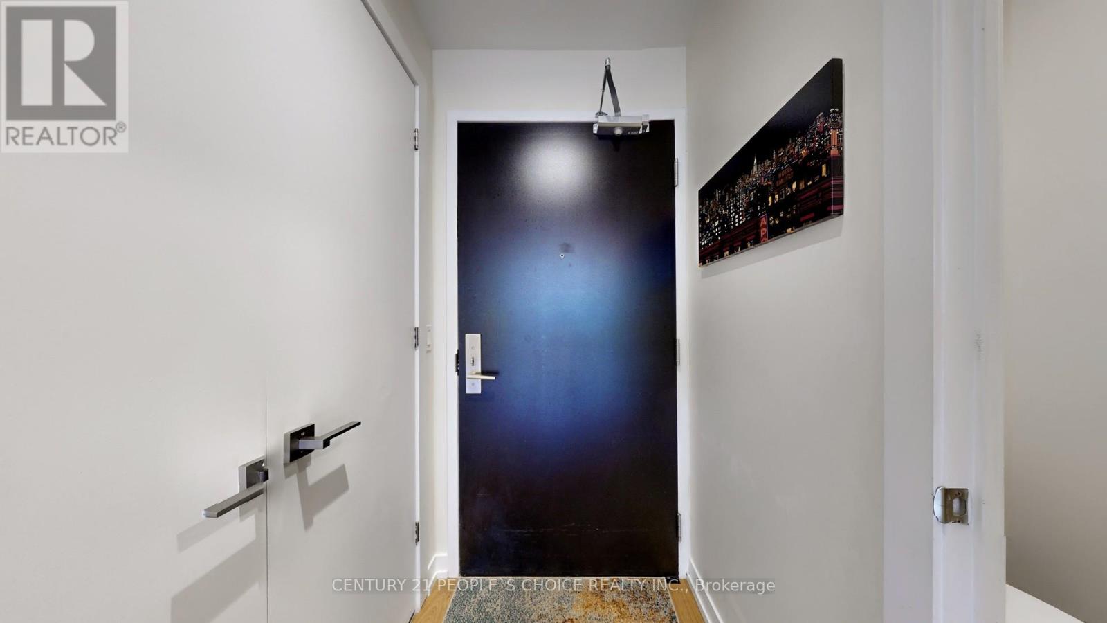 122 - 35 Wabash Avenue, Toronto, Ontario  M6R 0A9 - Photo 3 - W12492230