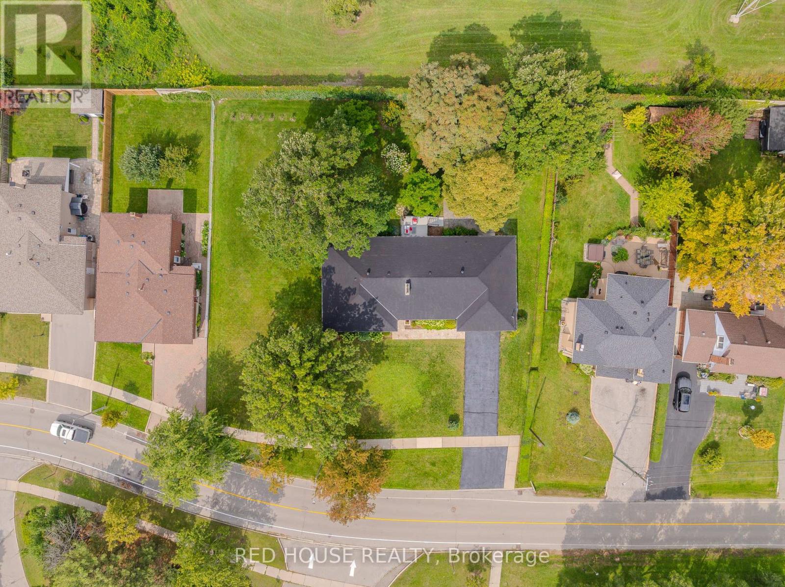 1253 Melton Drive, Mississauga, Ontario  L4Y 1L6 - Photo 5 - W12492246