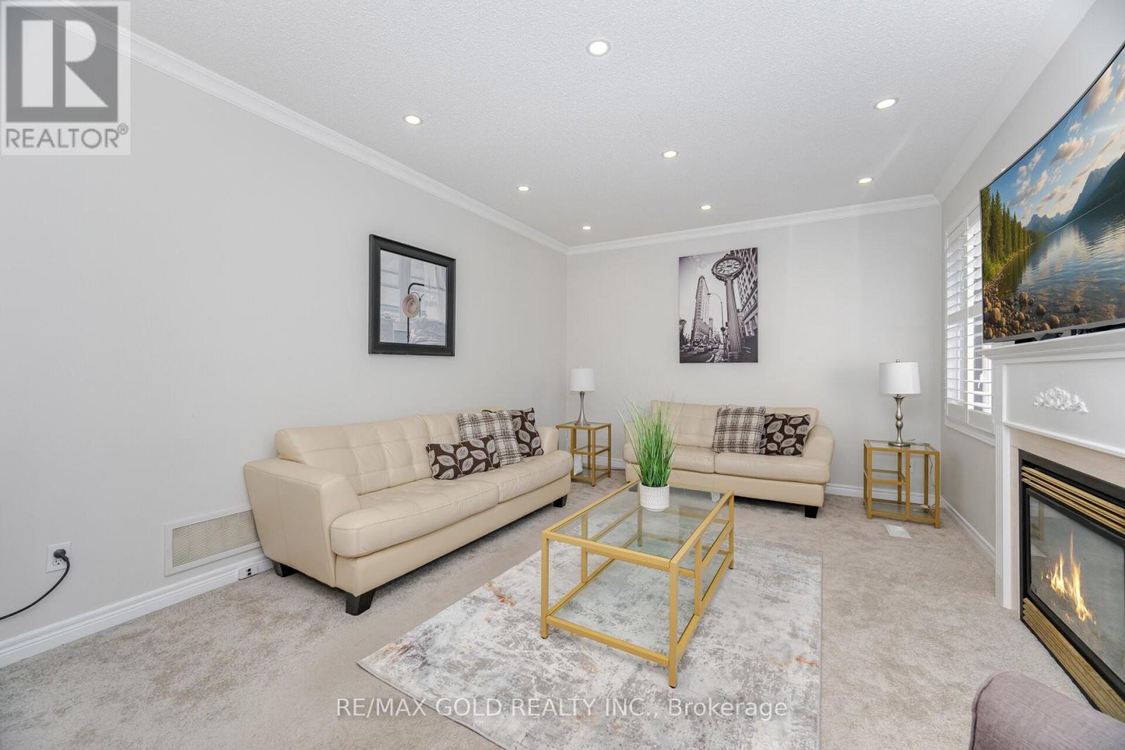 26 Freshmeadow Street, Brampton, Ontario  L6P 2H5 - Photo 10 - W12492252