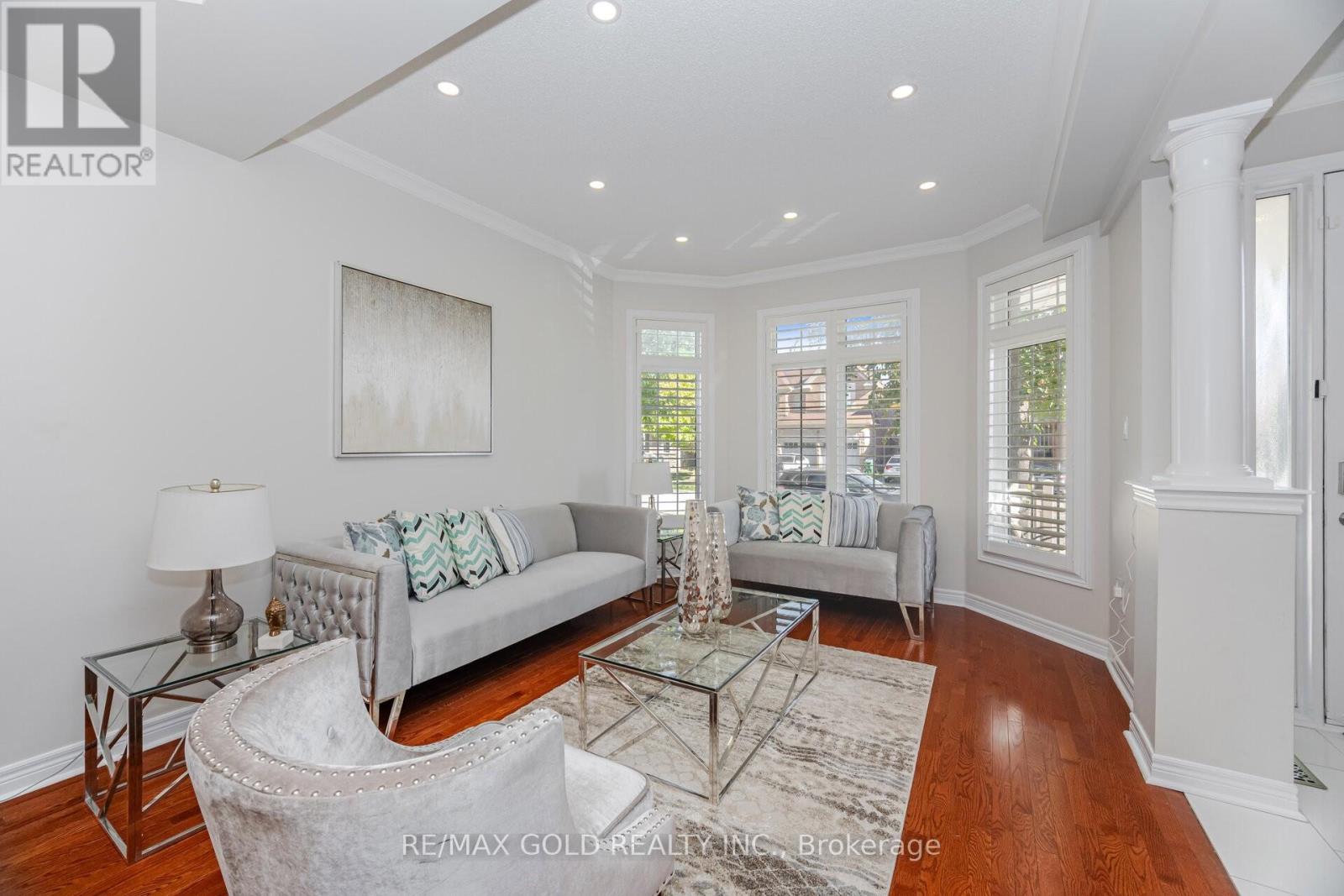 26 Freshmeadow Street, Brampton, Ontario  L6P 2H5 - Photo 2 - W12492252