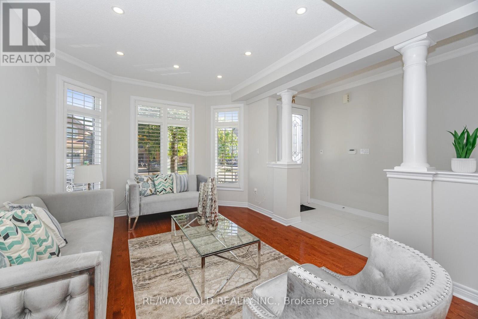 26 Freshmeadow Street, Brampton, Ontario  L6P 2H5 - Photo 3 - W12492252