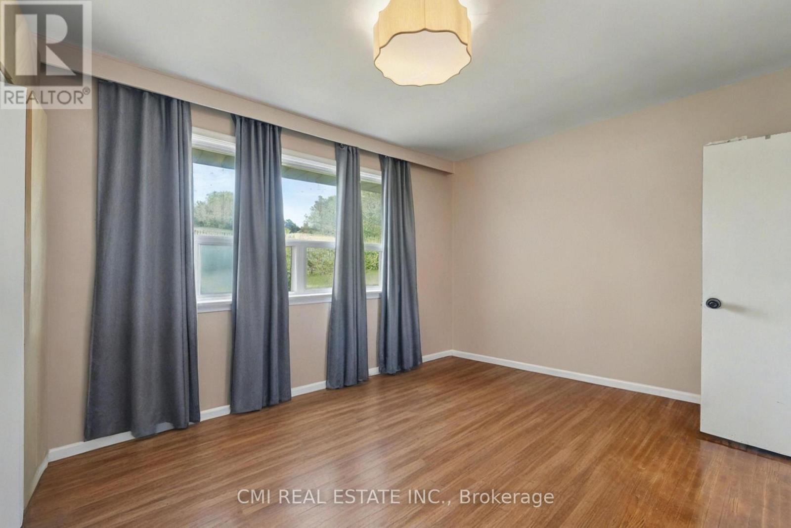 2610 Islington Avenue, Toronto, Ontario  M9V 2X3 - Photo 18 - W12492266