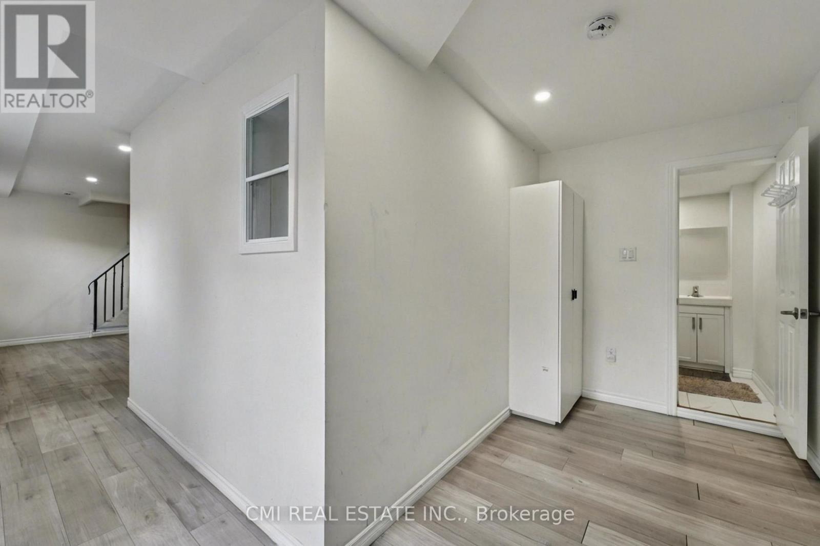 2610 Islington Avenue, Toronto, Ontario  M9V 2X3 - Photo 6 - W12492266