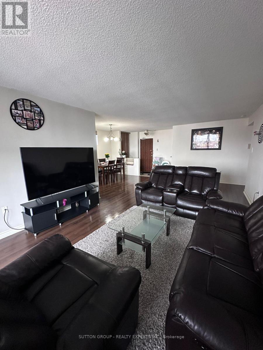 1810 - 21 Knightsbridge Road, Brampton, Ontario  L6T 3Y1 - Photo 4 - W12492280