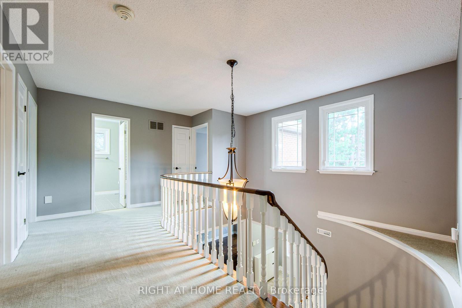 1020 Roxborough Drive, Oakville, Ontario  L6M 1E3 - Photo 24 - W12492300