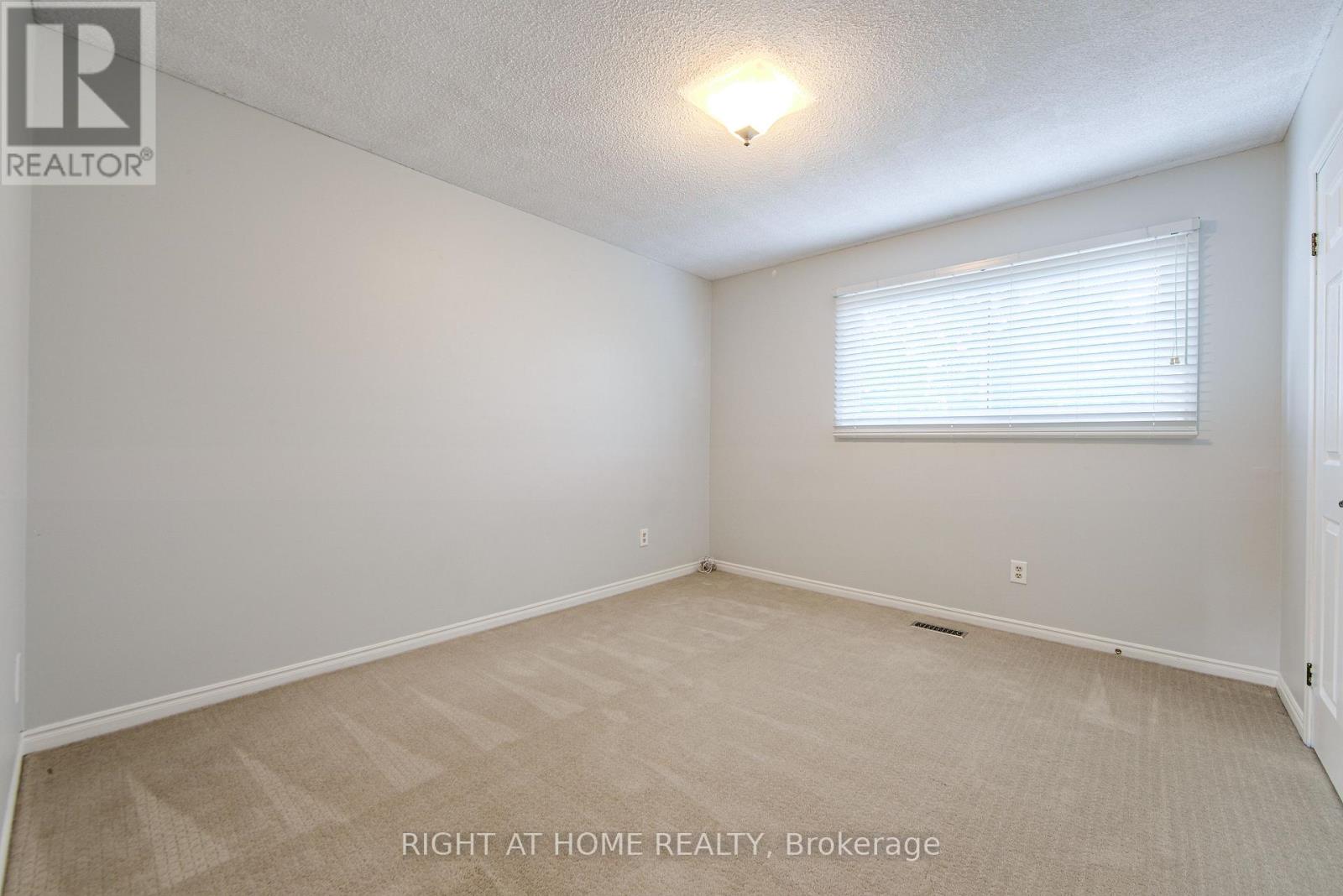 1020 Roxborough Drive, Oakville, Ontario  L6M 1E3 - Photo 28 - W12492300