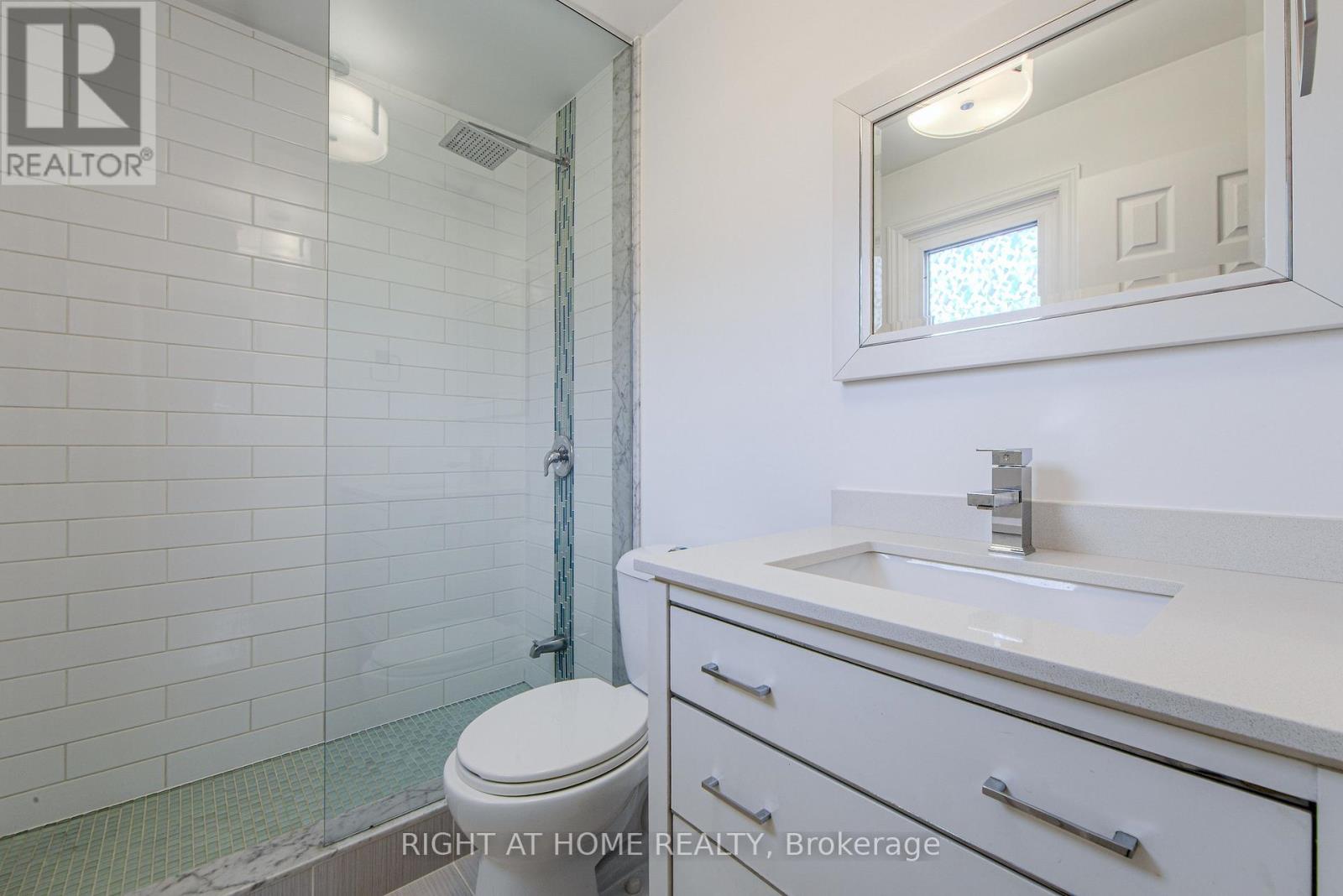 1020 Roxborough Drive, Oakville, Ontario  L6M 1E3 - Photo 33 - W12492300