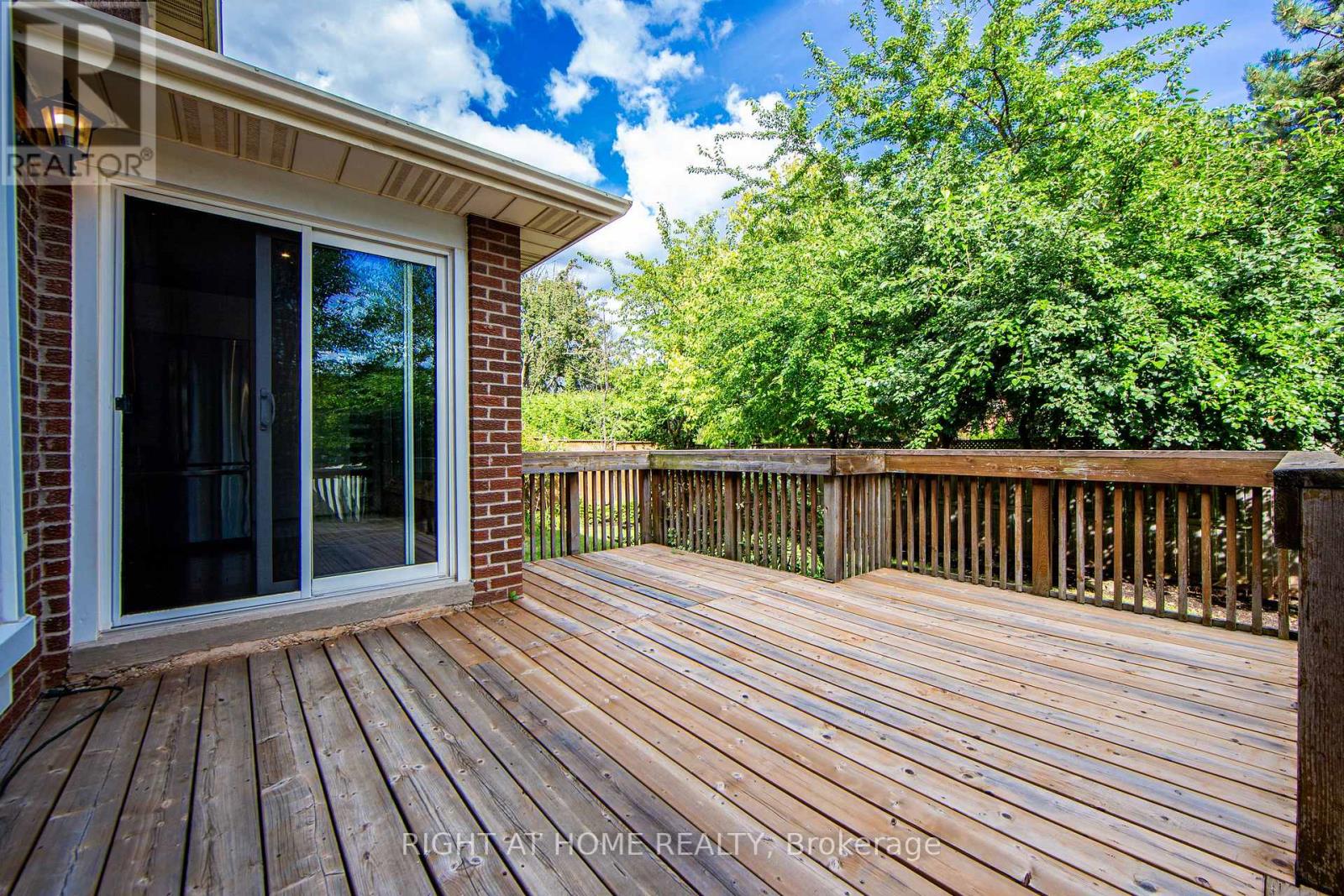 1020 Roxborough Drive, Oakville, Ontario  L6M 1E3 - Photo 41 - W12492300