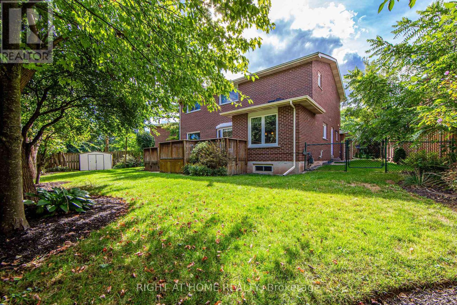 1020 Roxborough Drive, Oakville, Ontario  L6M 1E3 - Photo 48 - W12492300