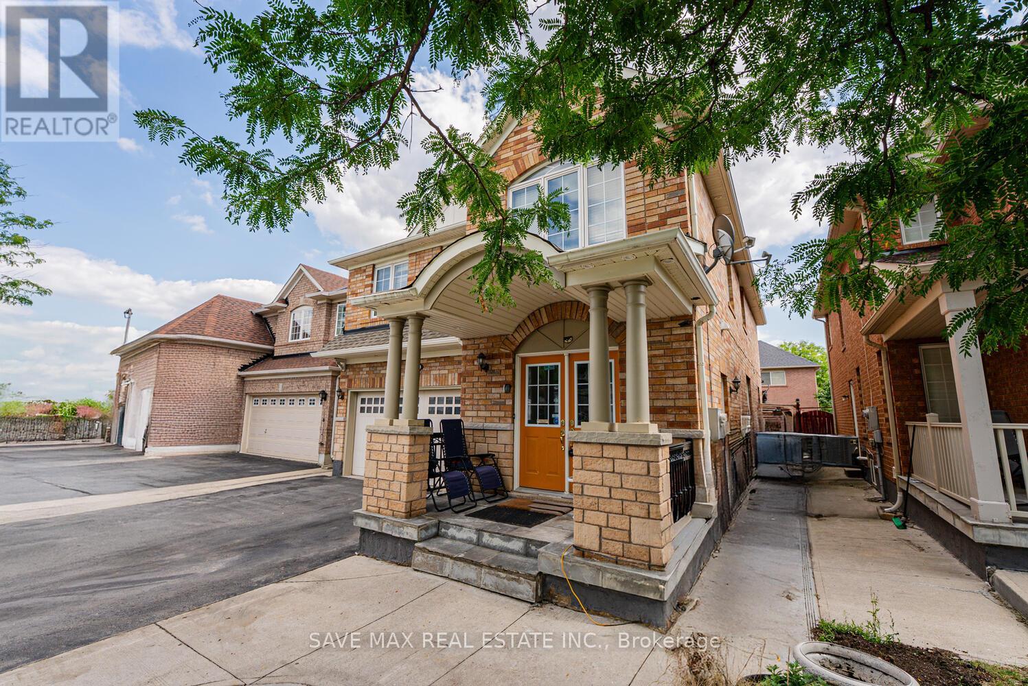 3 Gander Crescent, Brampton, Ontario  L6P 2J5 - Photo 3 - W12492314