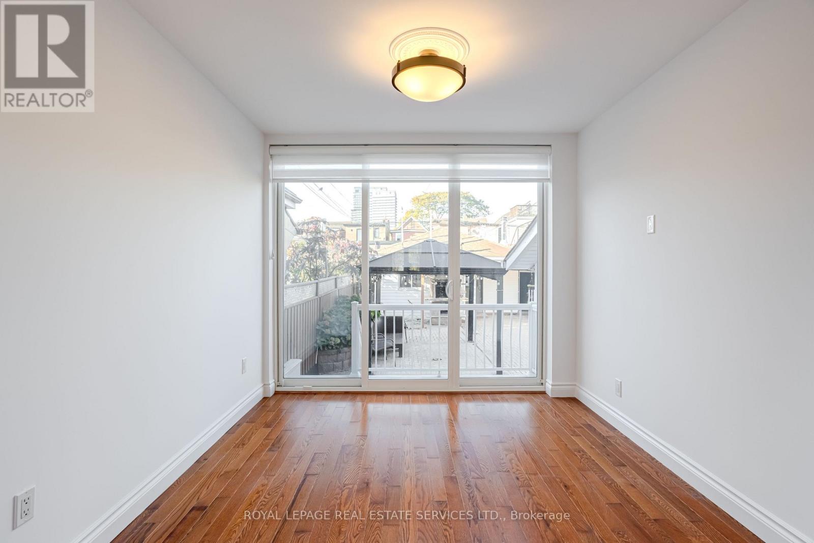 Main Floor B - 94 Wallace Avenue, Toronto, Ontario  M6H 1T5 - Photo 11 - W12492354