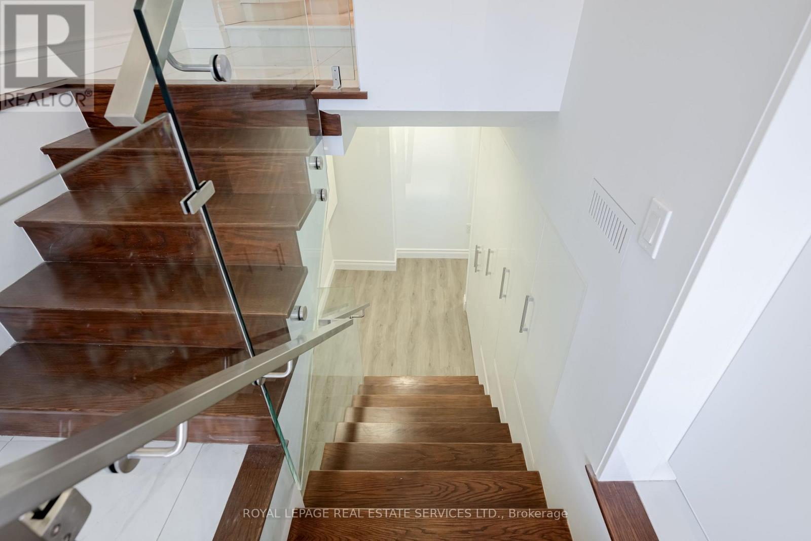 Main Floor B - 94 Wallace Avenue, Toronto, Ontario  M6H 1T5 - Photo 20 - W12492354