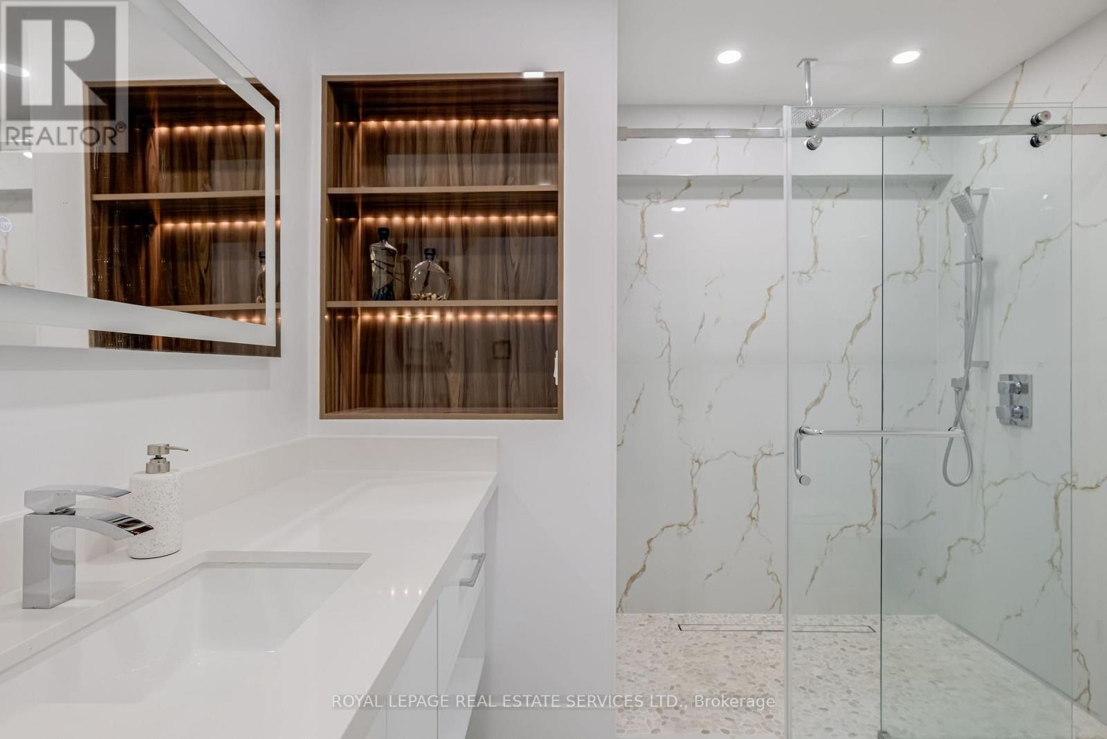 Main Floor B - 94 Wallace Avenue, Toronto, Ontario  M6H 1T5 - Photo 24 - W12492354