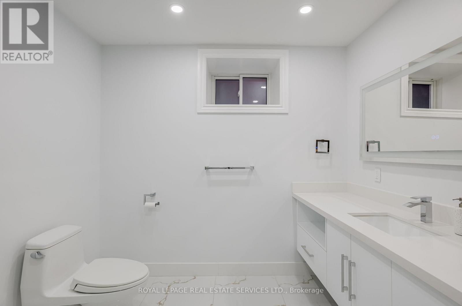 Main Floor B - 94 Wallace Avenue, Toronto, Ontario  M6H 1T5 - Photo 25 - W12492354