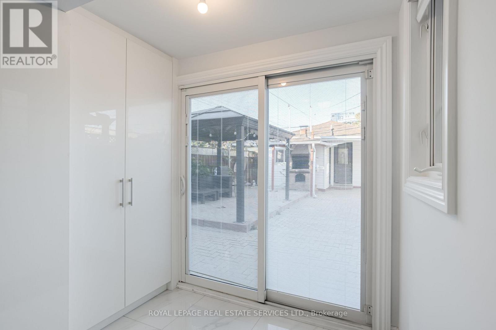 Main Floor A - 94 Wallace Avenue, Toronto, Ontario  M6H 1T5 - Photo 18 - W12492362