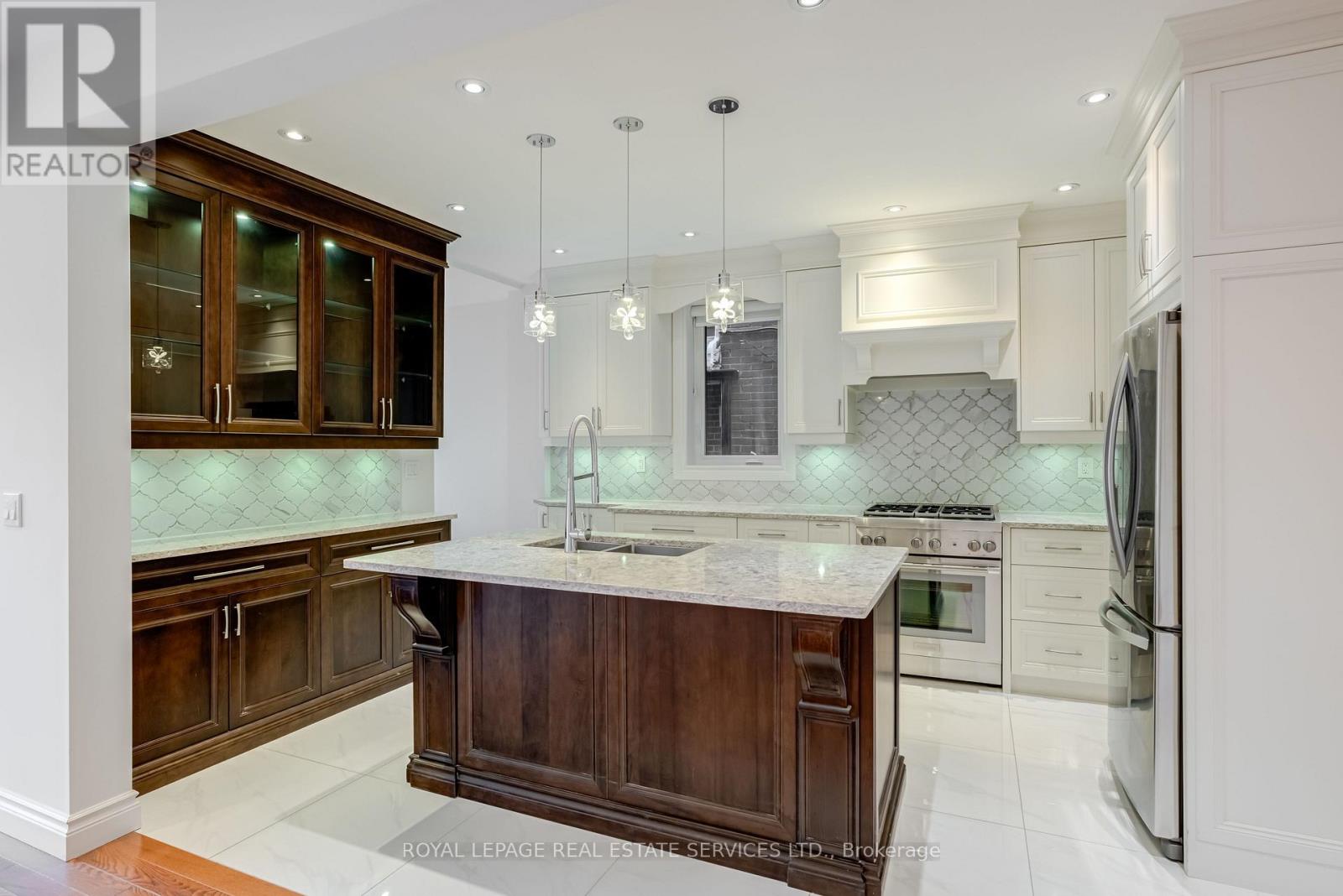 Main Floor A - 94 Wallace Avenue, Toronto, Ontario  M6H 1T5 - Photo 7 - W12492362