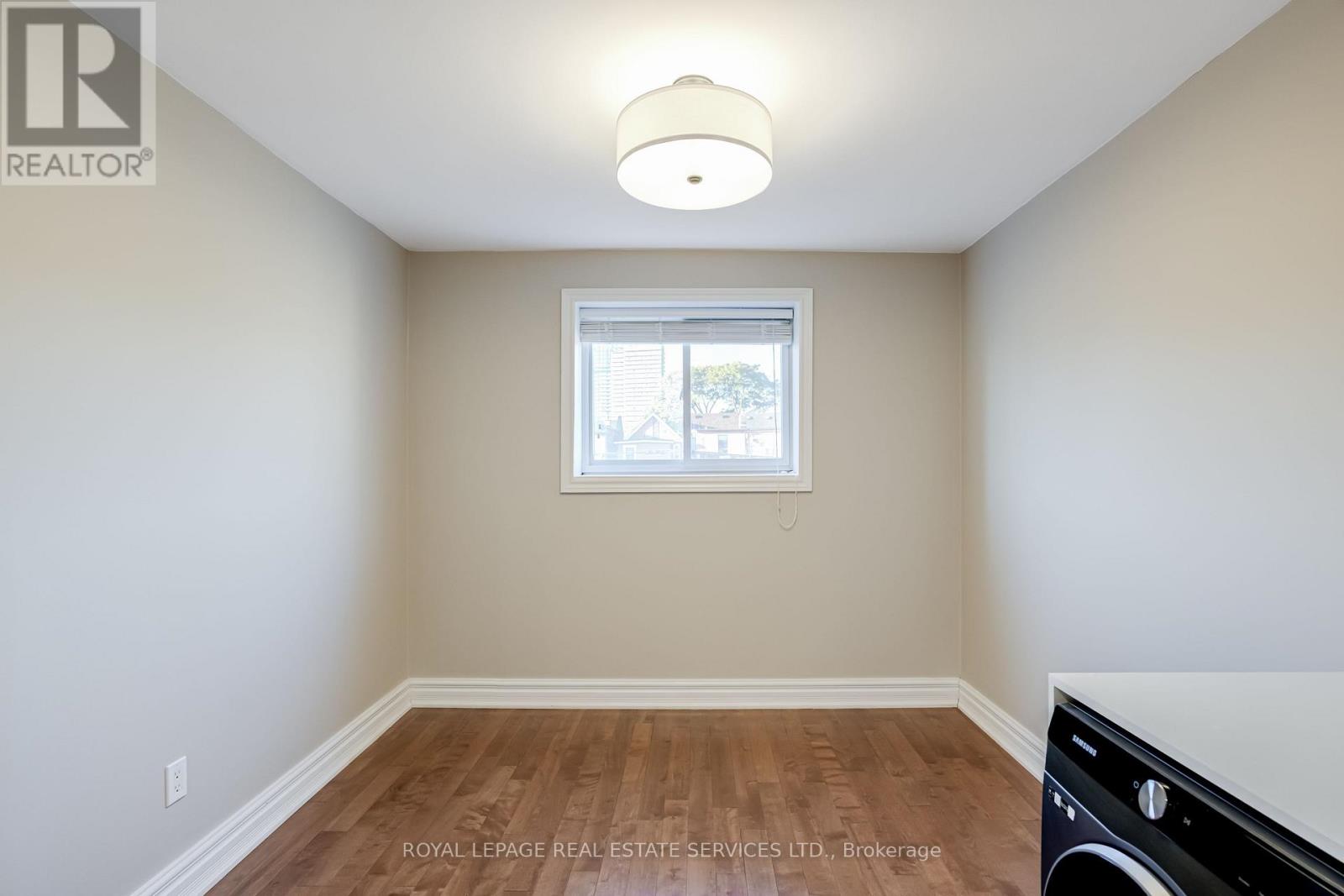 2nd Floor - 94 Wallace Avenue, Toronto, Ontario  M6H 1T5 - Photo 10 - W12492366