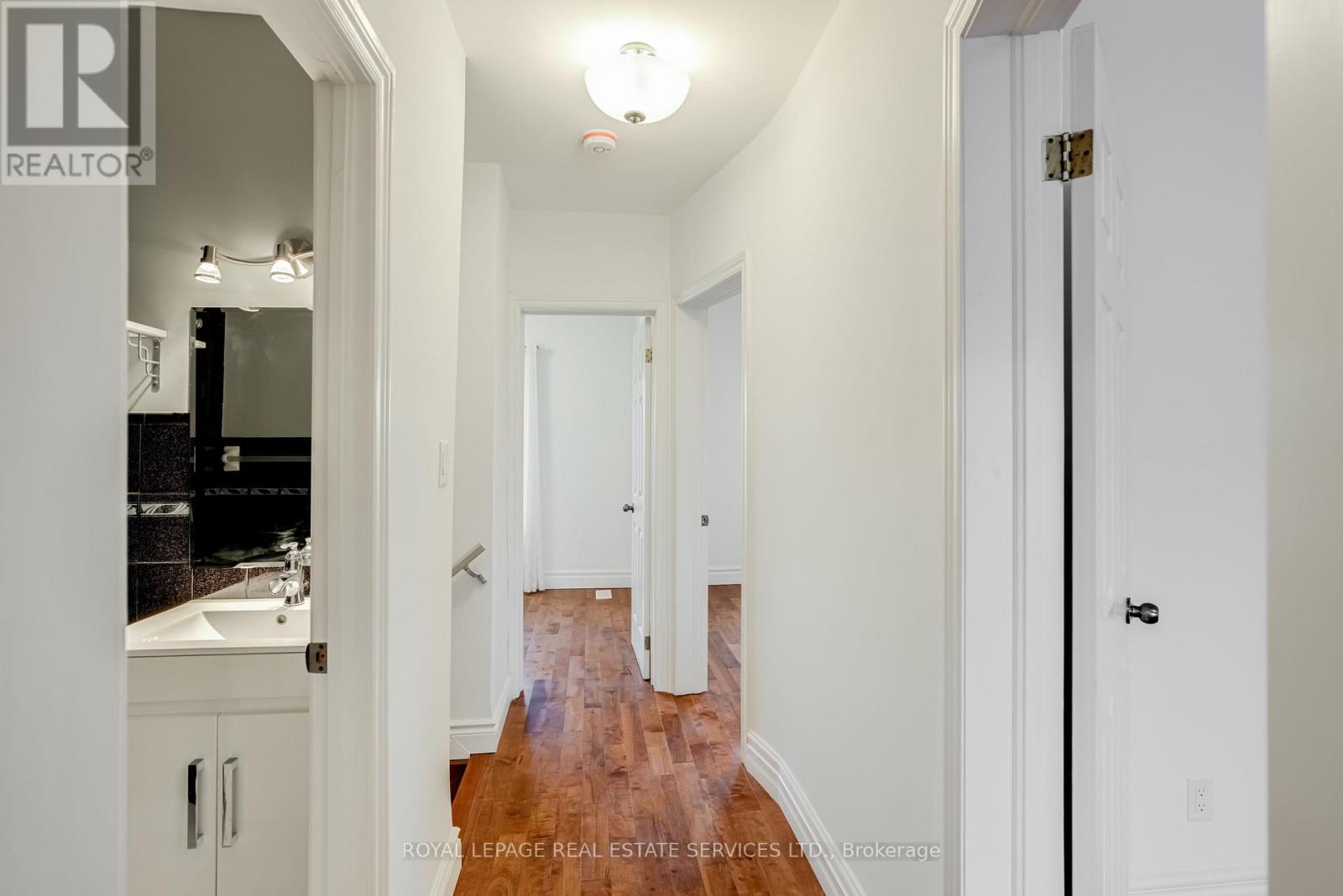 2nd Floor - 94 Wallace Avenue, Toronto, Ontario  M6H 1T5 - Photo 12 - W12492366