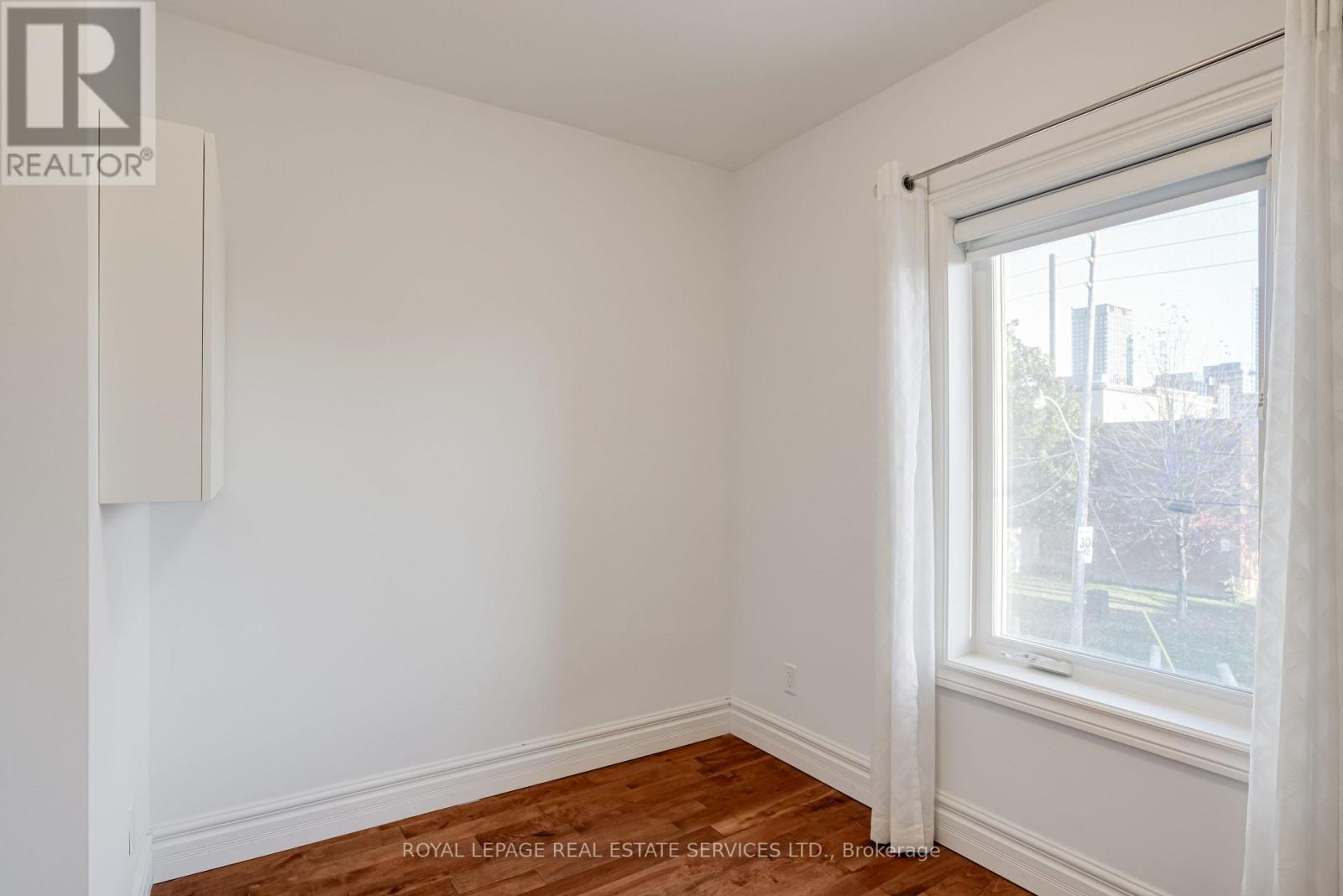 2nd Floor - 94 Wallace Avenue, Toronto, Ontario  M6H 1T5 - Photo 17 - W12492366