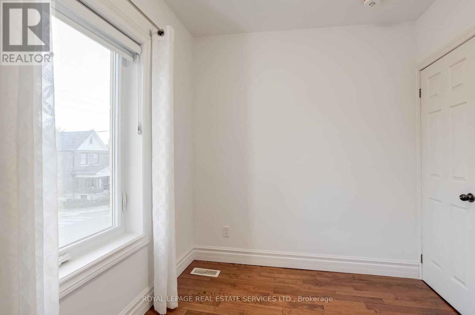 2nd Floor - 94 Wallace Avenue, Toronto, Ontario  M6H 1T5 - Photo 19 - W12492366