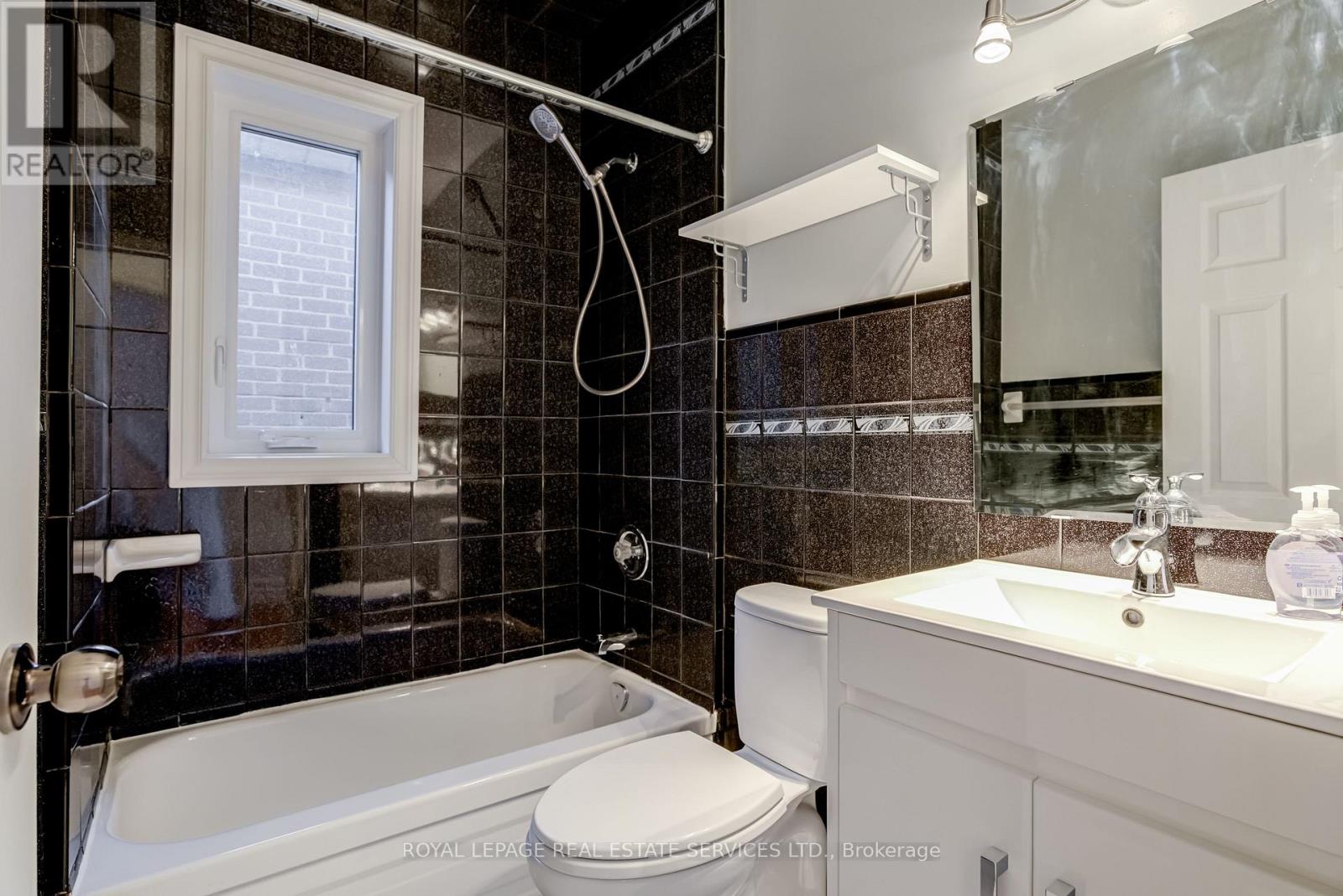 2nd Floor - 94 Wallace Avenue, Toronto, Ontario  M6H 1T5 - Photo 20 - W12492366