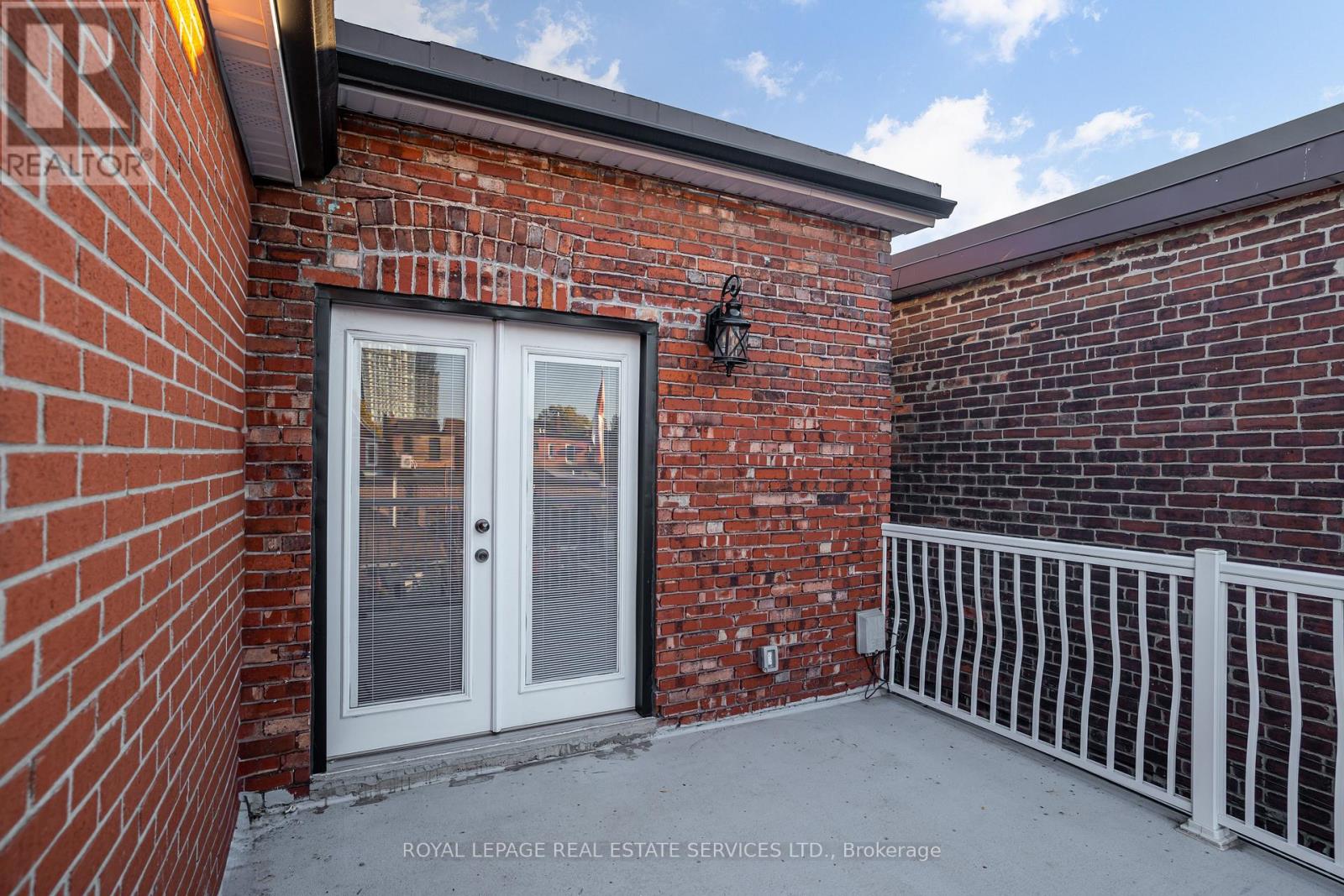 2nd Floor - 94 Wallace Avenue, Toronto, Ontario  M6H 1T5 - Photo 25 - W12492366