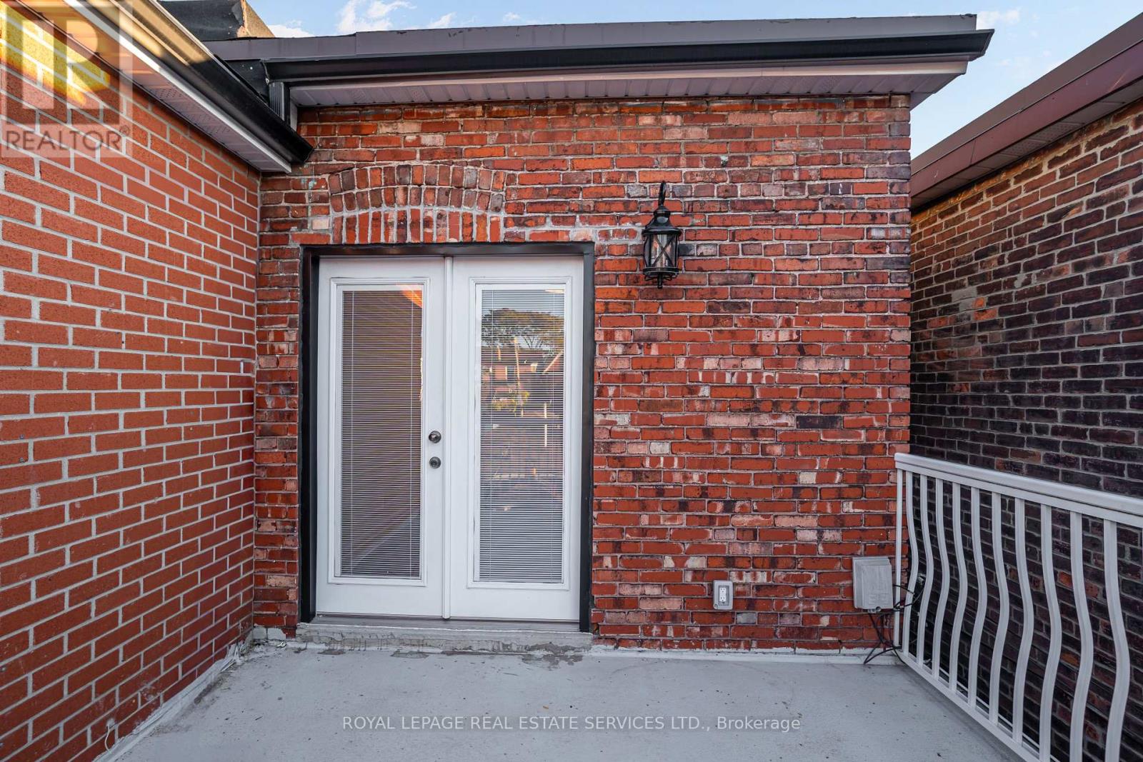 2nd Floor - 94 Wallace Avenue, Toronto, Ontario  M6H 1T5 - Photo 26 - W12492366