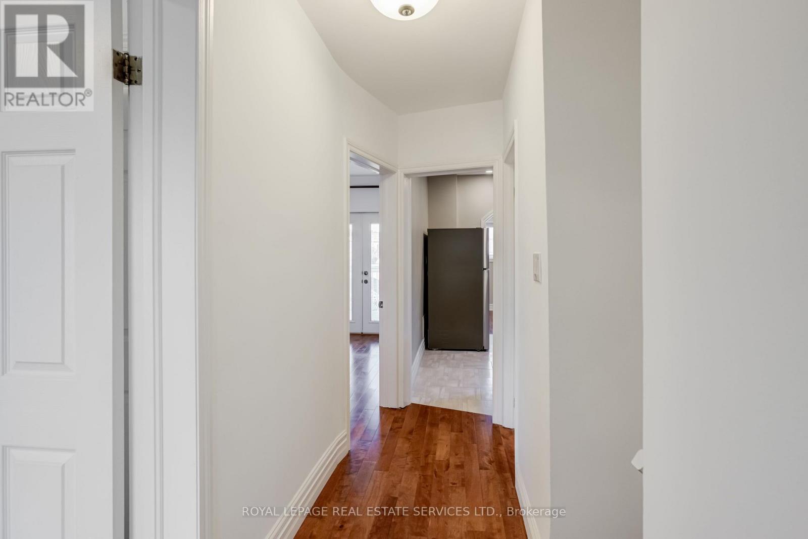 2nd Floor - 94 Wallace Avenue, Toronto, Ontario  M6H 1T5 - Photo 6 - W12492366