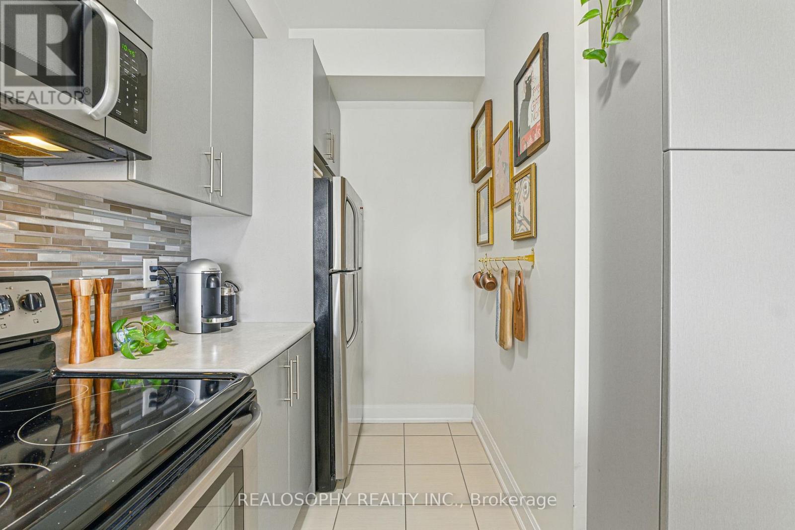 304 - 2333 Sawgrass Drive, Oakville, Ontario  L6H 0L2 - Photo 12 - W12492398