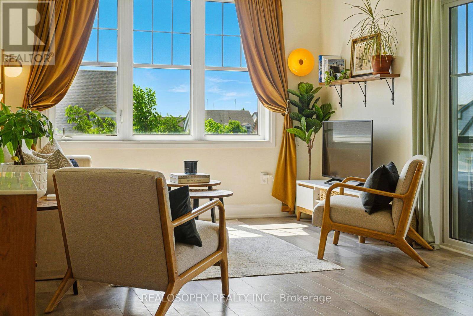 304 - 2333 Sawgrass Drive, Oakville, Ontario  L6H 0L2 - Photo 2 - W12492398