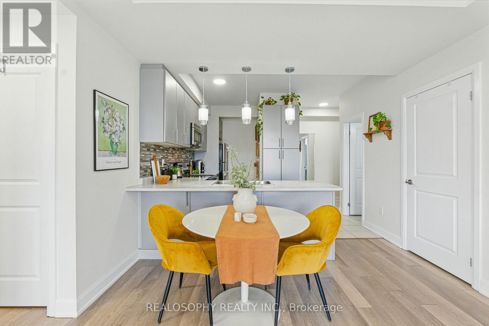 304 - 2333 Sawgrass Drive, Oakville, Ontario  L6H 0L2 - Photo 8 - W12492398