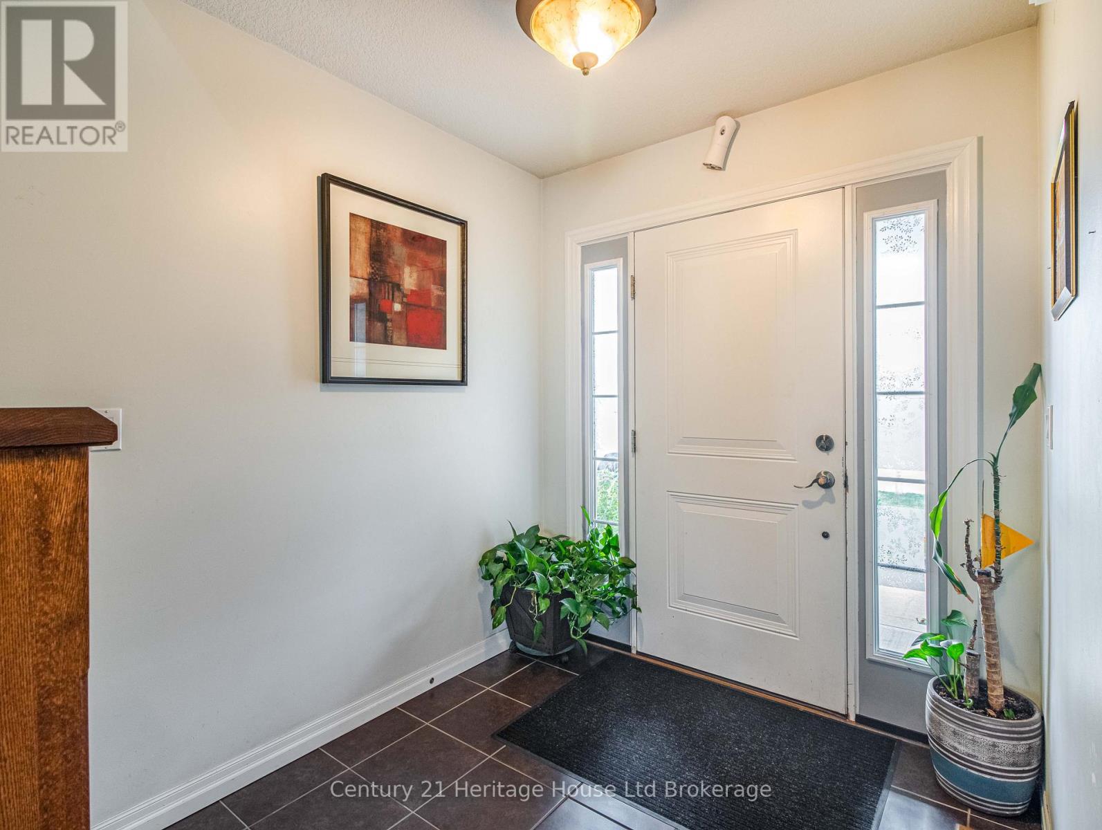 702 Frontenac Crescent, Woodstock, Ontario  N4V 0B1 - Photo 14 - X12492530