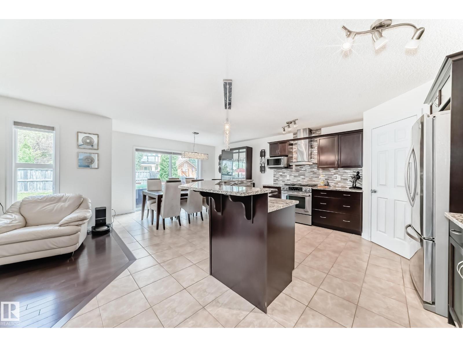 6995 Strom Ln Nw, Edmonton, Alberta  T6R 0P1 - Photo 11 - E4464055