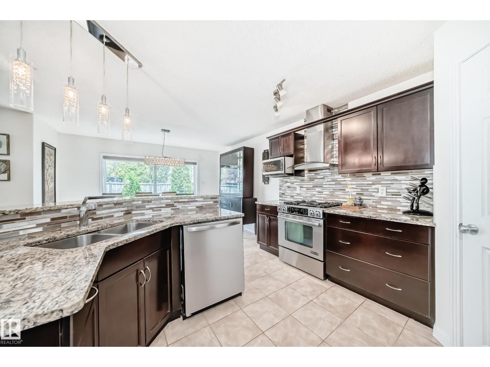 6995 Strom Ln Nw, Edmonton, Alberta  T6R 0P1 - Photo 12 - E4464055