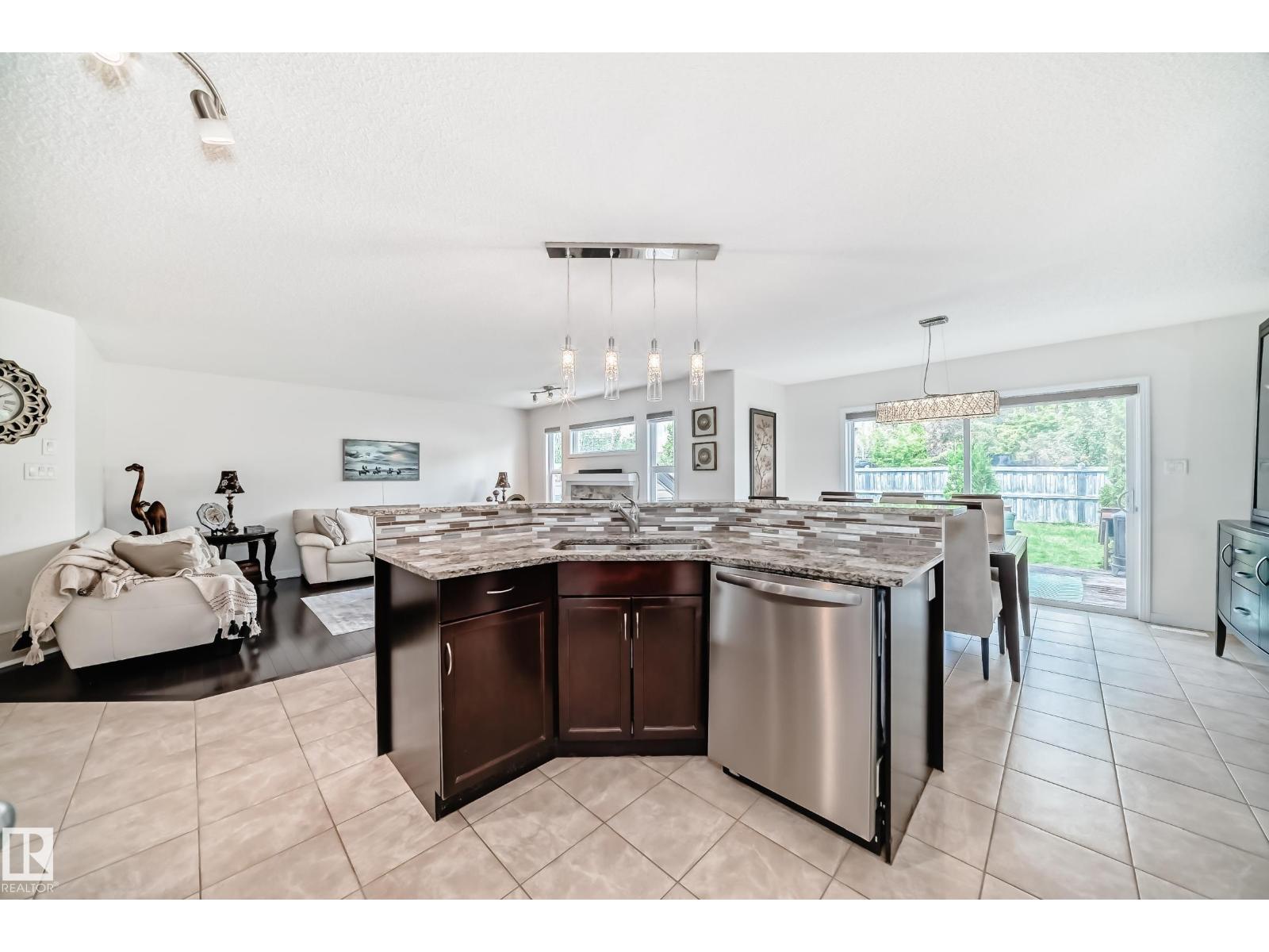 6995 Strom Ln Nw, Edmonton, Alberta  T6R 0P1 - Photo 13 - E4464055