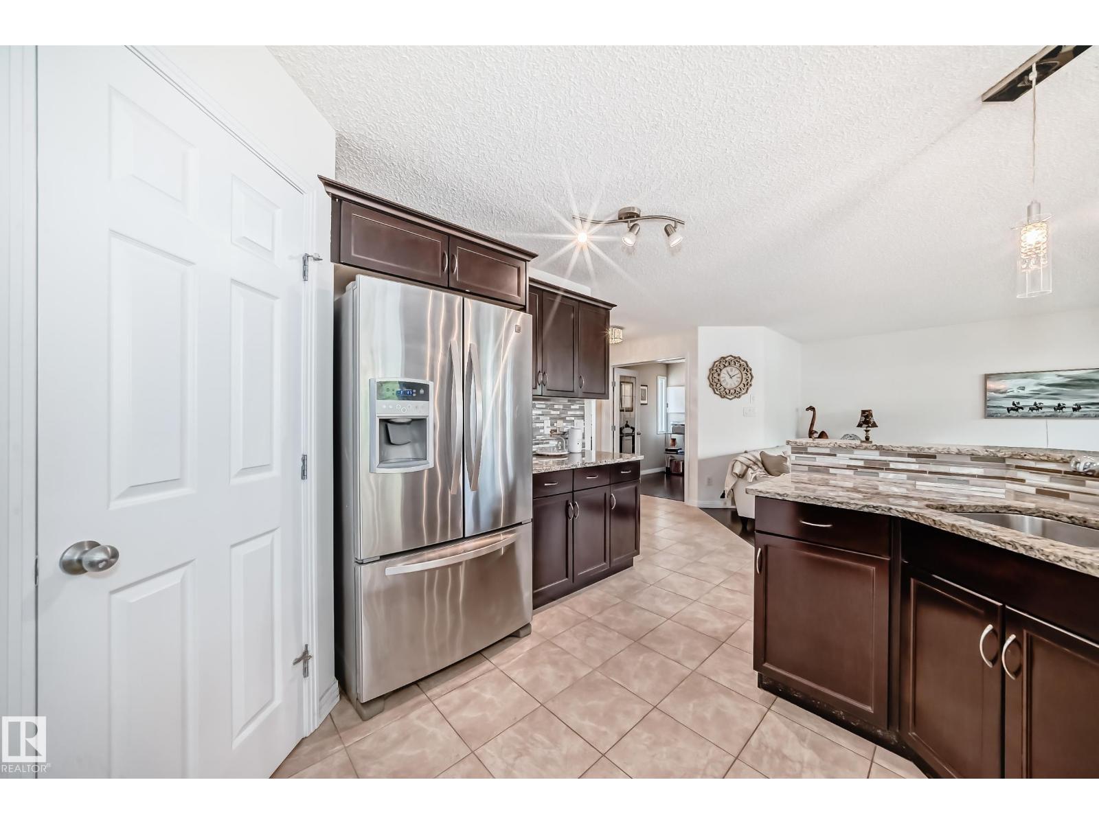 6995 Strom Ln Nw, Edmonton, Alberta  T6R 0P1 - Photo 14 - E4464055