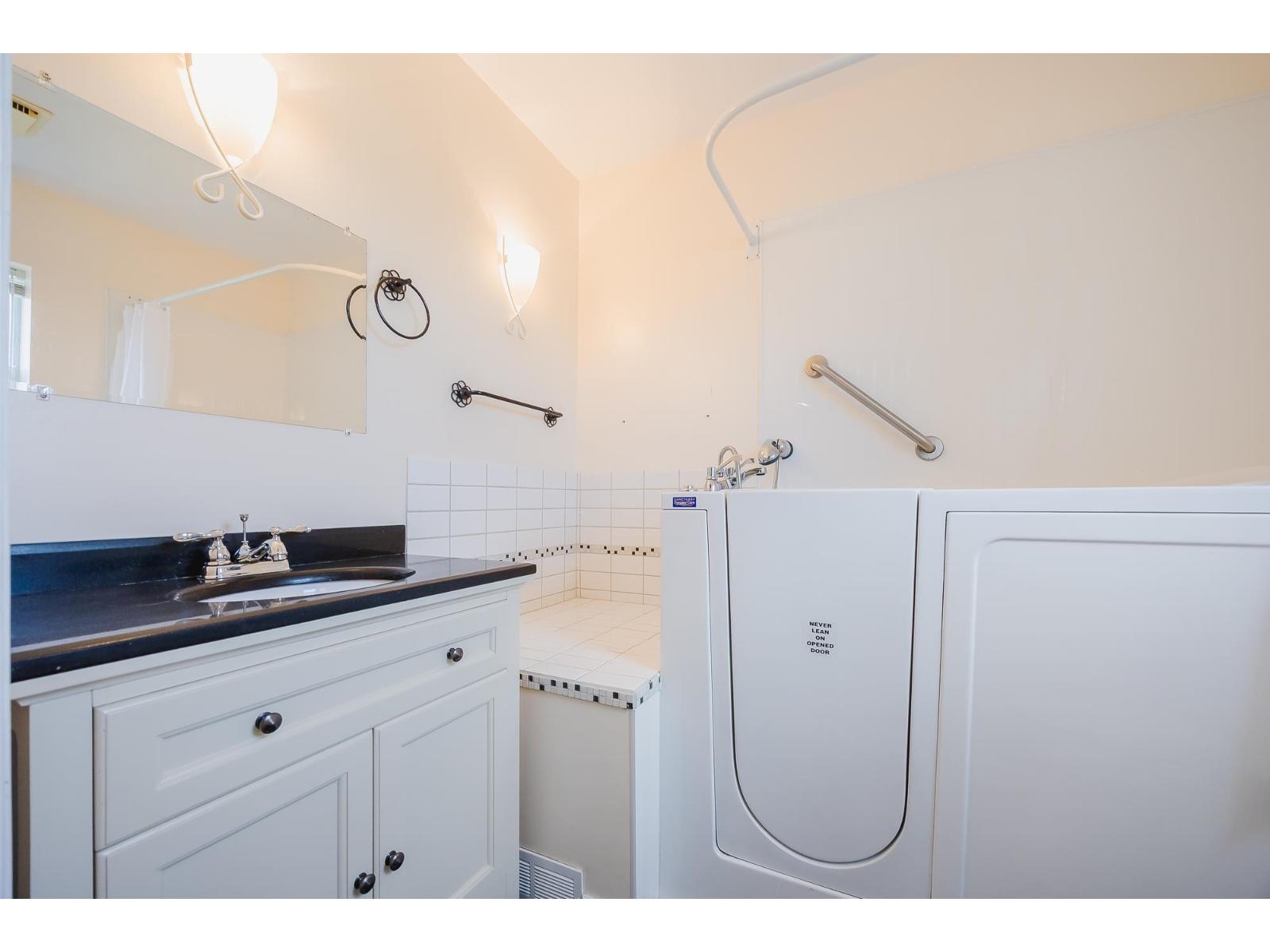 33033 Banff Place, Abbotsford, British Columbia  V2S 7B1 - Photo 9 - R3063007