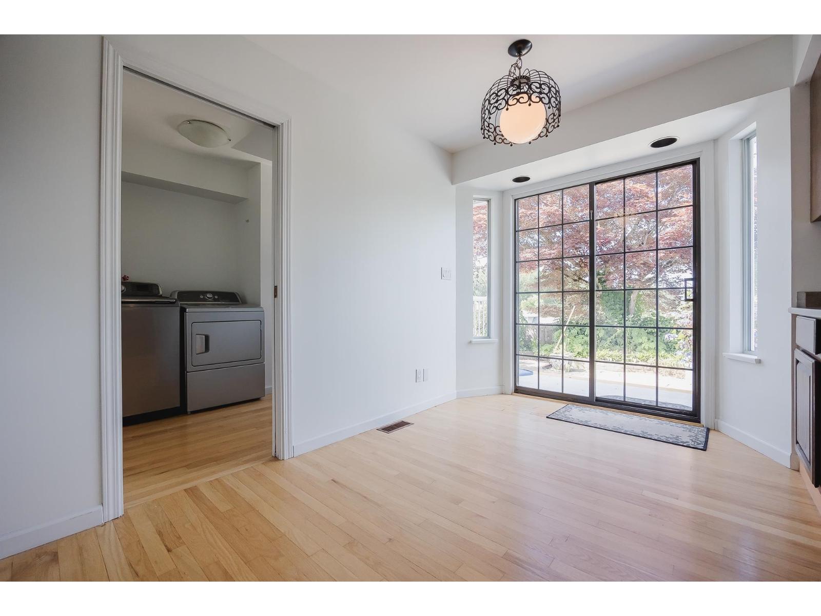 33033 Banff Place, Abbotsford, British Columbia  V2S 7B1 - Photo 10 - R3063007