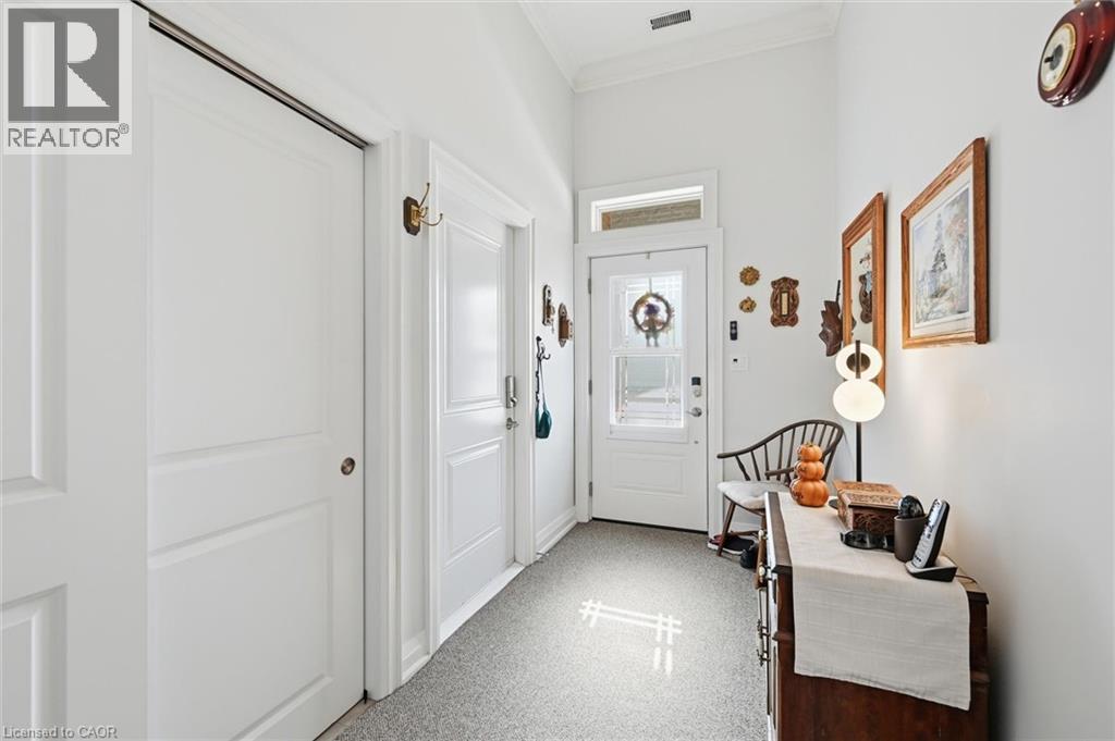 34 Cardinal Mindszenty Boulevard, Hamilton, Ontario  L9B 2M3 - Photo 4 - 40783781