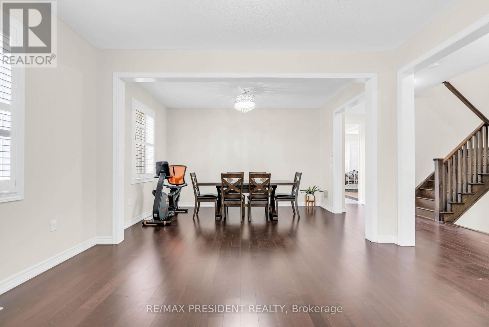 637 Armstrong Road, Shelburne, Ontario  L9V 3V6 - Photo 5 - X12492144