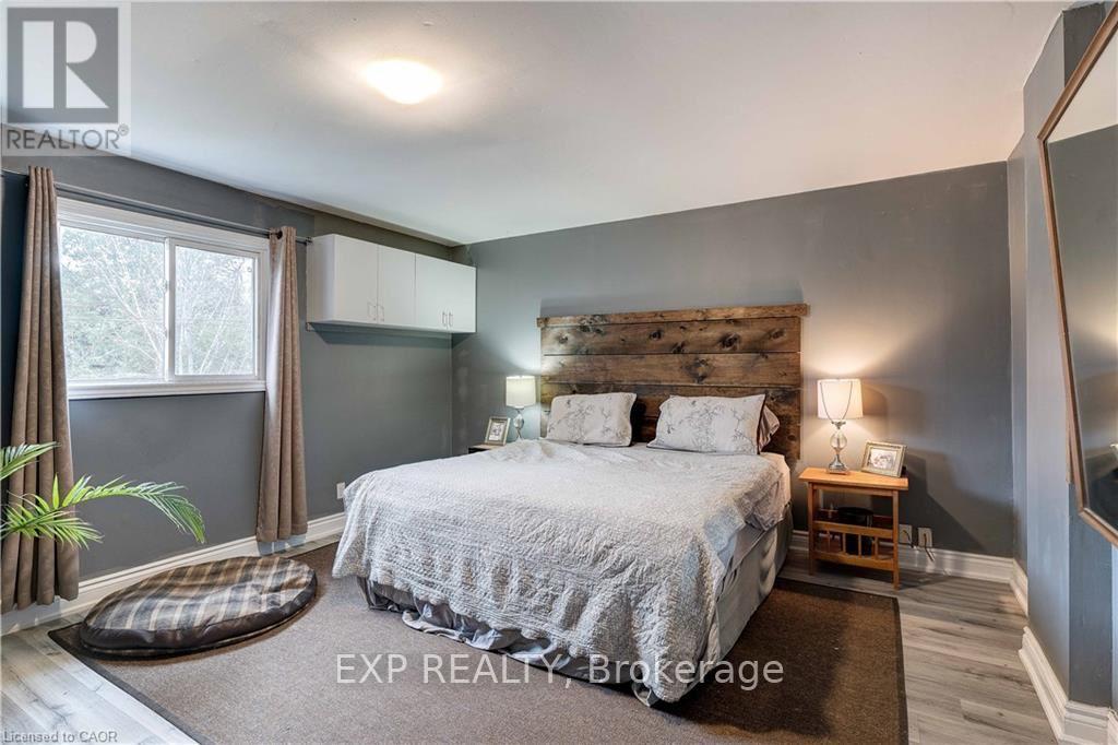 Upper - 24 Avalon Place, Hamilton, Ontario  L8M 1R3 - Photo 6 - X12492150
