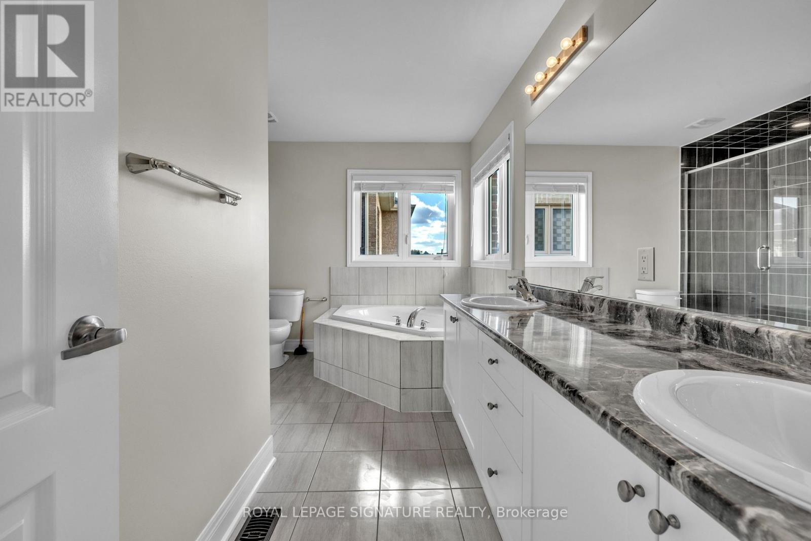 1089 Upper Thames Drive, Woodstock, Ontario  N4T 0H2 - Photo 16 - X12492258