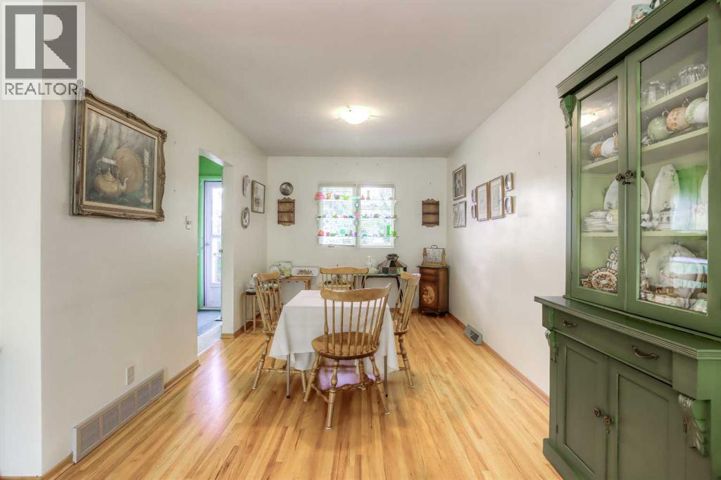 82 Wedgewood Drive Sw, Calgary, Alberta T3C 3G6 - Photo 10 - A2261667