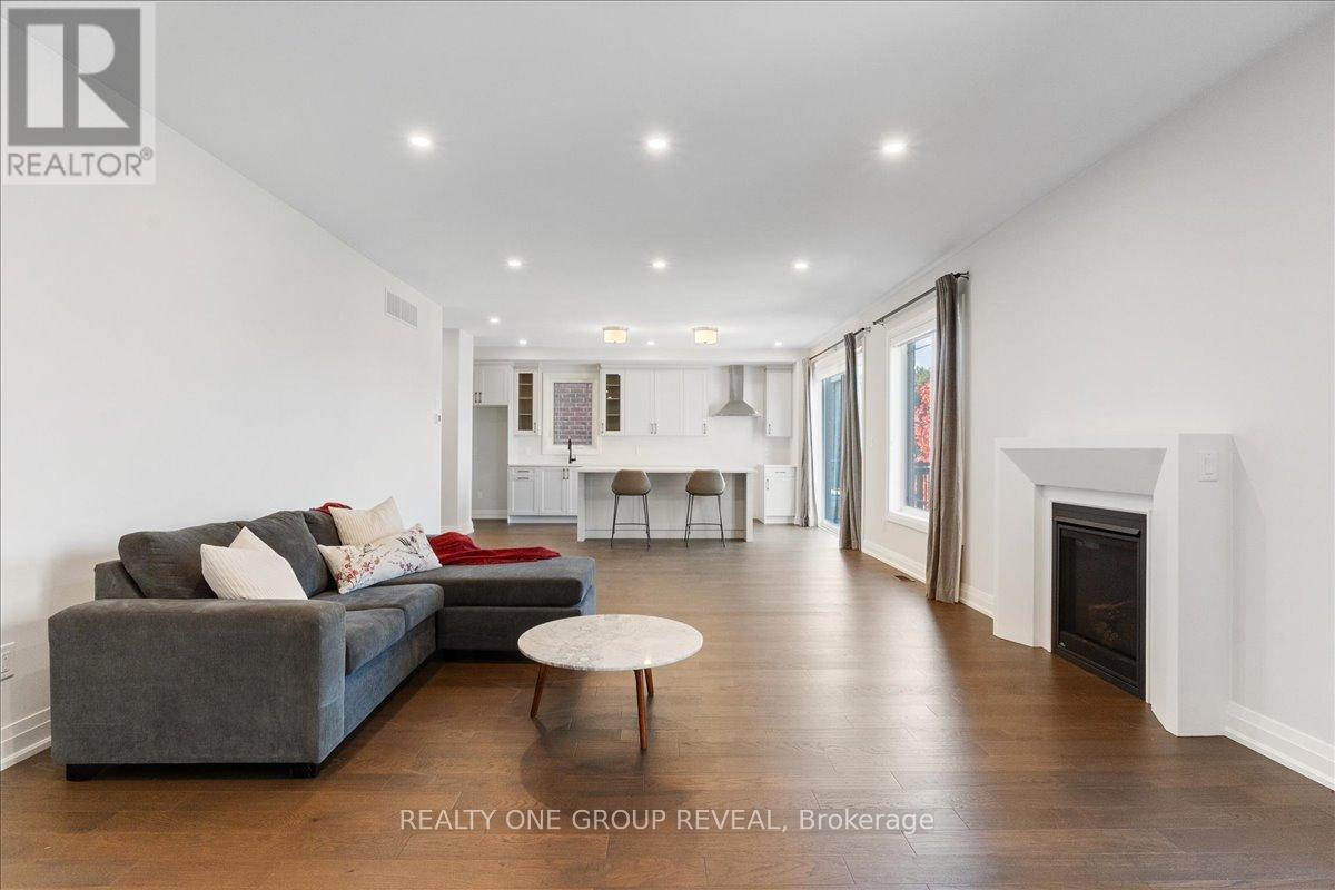 1054 Rippingale Trail, Peterborough, Ontario  K9H 0J8 - Photo 15 - X12492350