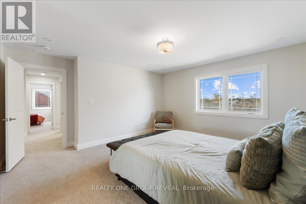 1054 Rippingale Trail, Peterborough, Ontario  K9H 0J8 - Photo 27 - X12492350